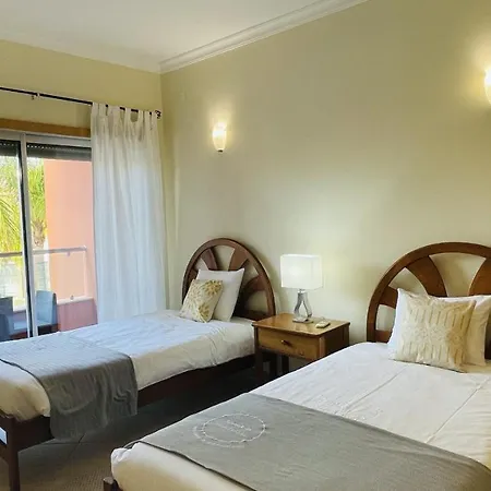 Santa Maria G - Shared Pool - 8 Guests - Albufeira